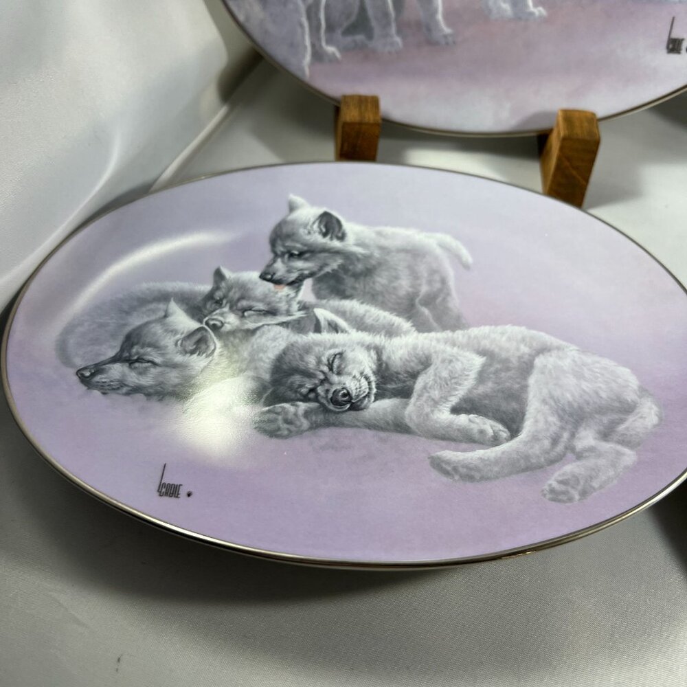 Plates 9-12 - Bradford Exchange Arctic Wolf Collector Plates With Certificates - Picture 4 of 10